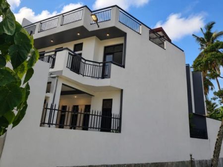 Exterior - Brand New 5 Bedroom Luxury House for Sale – Homagama | LKR 45,000,000 (Negotiable) (EM178RK)