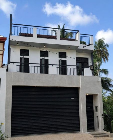 Exterior - Brand New 5 Bedroom Luxury House for Sale – Homagama | LKR 45,000,000 (Negotiable) (EM178RK)