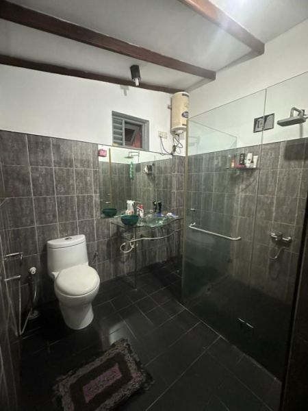 Bathroom - 4 Bedroom House For Sale in Rajagiriya - PDH27