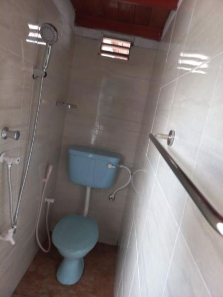 Bathroom - 5 Bedroom House for Rent - Nugegoda, Nawala Road | LKR 250,000 Per Month (EM936)
