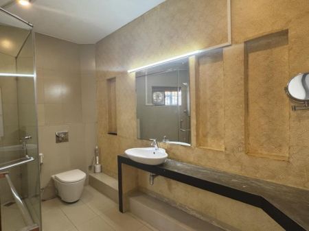 Bathroom - Colombo 7 | Gregorys Road | Close to CIS | Spacious | Unfurnished | 5Bedrooms | $4300 negotiable