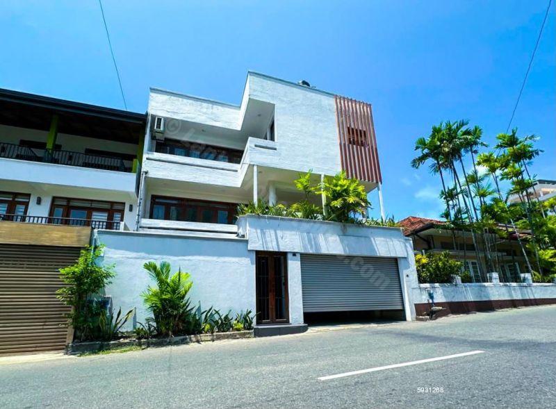 House for sale in Colombo 6