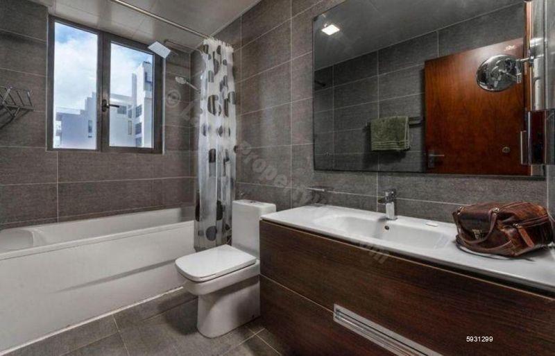 Bathroom - Apartment for sale in Colombo 3