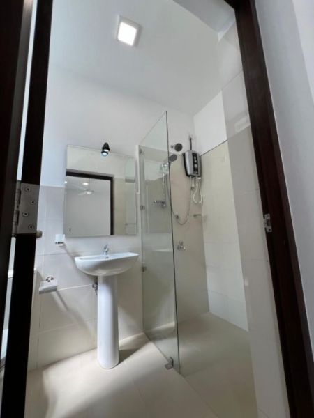Bathroom - 3 Bedroom Luxury Apartment for Rent - Gampaha, Prime Palace Yakkala | LKR 115,000 Per Month (EM937)