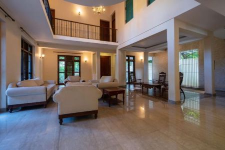 Living Room - Luxury 4 Bedrooms House for Sale in Thalangama - PDH81