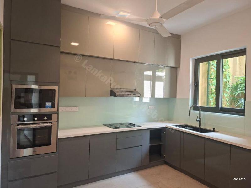 Kitchen - House for sale in Battaramulla