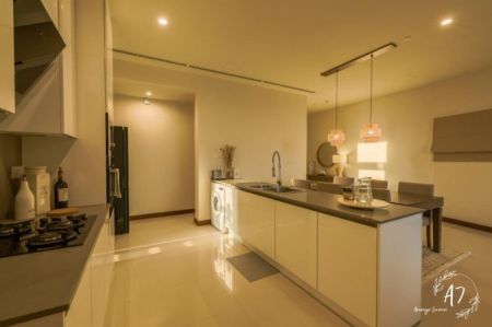 Kitchen - Modern apartment for rent in Colombo 