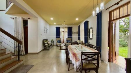Living Room - House for sale in Thalawathugoda 