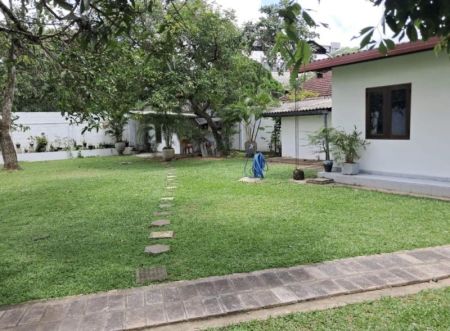 Exterior - 6 Bedroom House for Lease - Rajagiriya | LKR 1 Million Per Month (EM941)