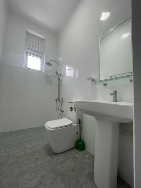 Bathroom - Dehiwala 2-Bedroom Furnished Apartment for Long-Term Rent. (Property Code: CSM302)