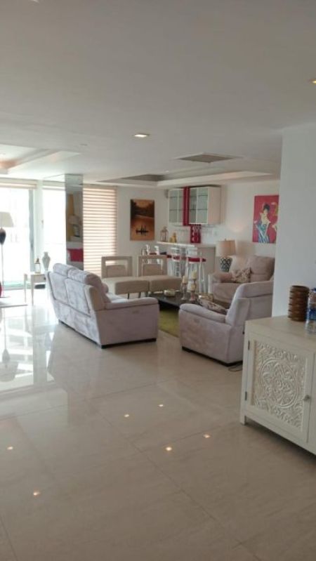Living Room - 4 BR Apartment for Rent in Colombo 03 – The Monarch – PDA461
