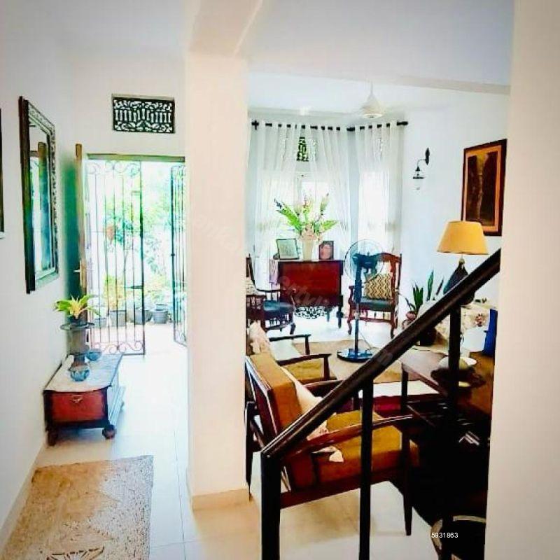 House for sale in Thalawathugoda