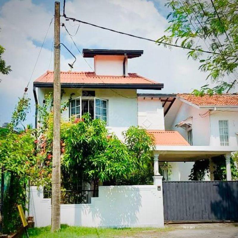 House for sale in Thalawathugoda
