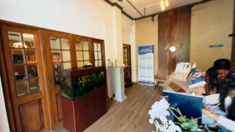 Commercial for rent in Colombo 5