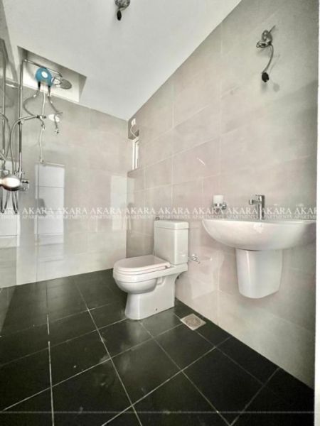 Bathroom - The Cornwall - Unfurnished Apartment for Sale - A50838