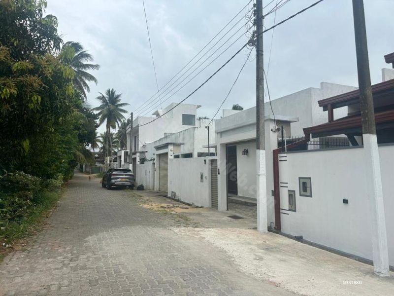 Exterior - House for sale in Athurugiriya