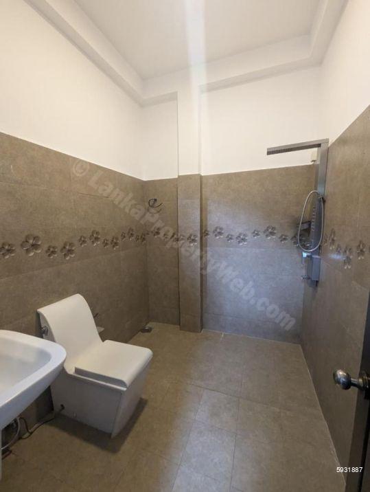 Bathroom - House for sale in Malabe