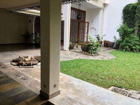 Exterior - House with Secret Garden for Rent – Battaramulla