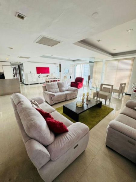Living Room - Monarch - 04 Bedroom Furnished Apartment for Sale in Colombo 03 (A4984)