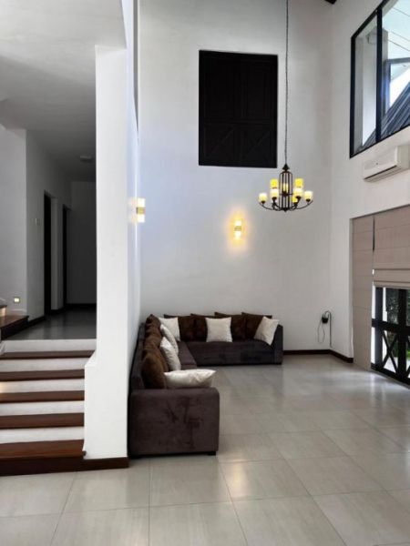 Living Room - 5 BR House For Rent in Battaramulla - PDH247