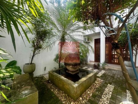 Exterior - House for rent in Colombo 7 