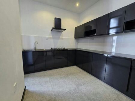 Kitchen - Peak - 03 Bedroom Unfurnished Apartment for Sale in Colombo 03 (A2999)