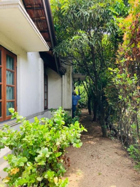 Exterior - Commercial Friendly Property for Sale in Polgahawela