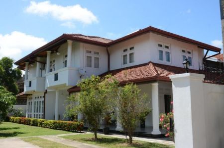 Exterior - Luxury 4 Bedroom Residence for Sale – Lion City, Katunayake | LKR 120,000,000 (EM179RK)