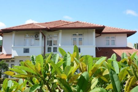 Exterior - Luxury 4 Bedroom Residence for Sale – Lion City, Katunayake | LKR 120,000,000 (EM179RK)