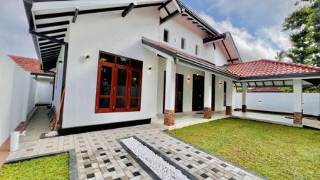 Exterior - Daluakotuwa Brand New Fully Completed Super House for sale in Negombo 