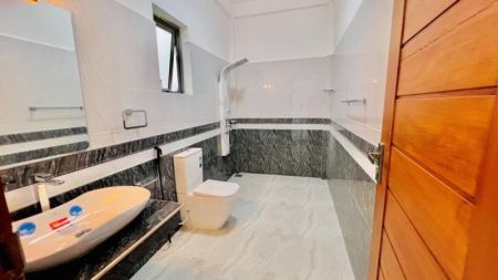 Bathroom - Box Modern Design 5 Bed Rooms Luxury Stylish House For Sale Negombo (Katuwapitiya)