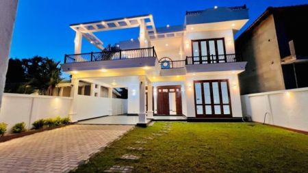 Exterior - Exceptional Perfect Brand New Upstair 4 BR House For Sale in Negombo (Dalupotha)