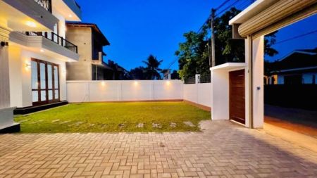 Exterior - Exceptional Perfect Brand New Upstair 4 BR House For Sale in Negombo (Dalupotha)