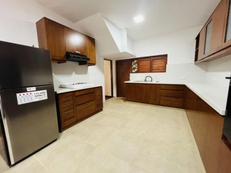 Kitchen - Super House In Colombo 07 with a lovely garden for Rs 1799 a month. Great Deals from Sri Lanka’s TOP REALTOR, Romesh 