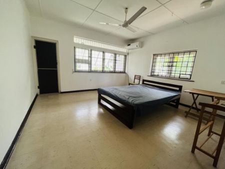 Bedroom - Super House In Colombo 07 with a lovely garden for Rs 1799 a month. Great Deals from Sri Lanka’s TOP REALTOR, Romesh 