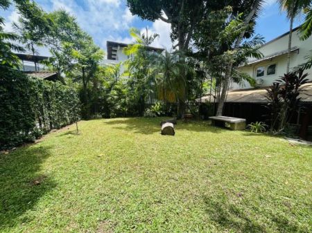 Exterior - Super House In Colombo 07 with a lovely garden for Rs 1799 a month. Great Deals from Sri Lanka’s TOP REALTOR, Romesh 