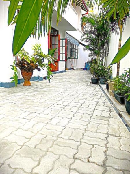 Exterior - Elegantly Designed Spacious Luxury House for Sale in Dutugamunu Street - continuation of Havelock Road - Colombo 06.