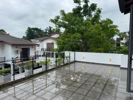 Exterior - Luxury 4 Bedroom house for Rent at Battaramulla | LKR 275,000 per Month (Negotiable) (EM016AC)