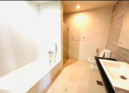 Bathroom - 3 Bedroom Luxury Apartment for Rent - Colombo 3, Emperor Residencies | USD 2,800 Per Month (EM951)