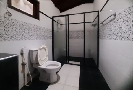 Bathroom - Spacious Luxury 5-Bedroom House for sale in a prime locality in Nugegoda. 