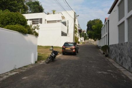 Exterior - 3 Storied 6 Bedrooms House Sale in Kotte - PDH171