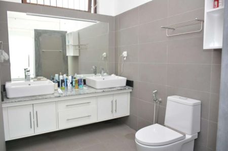 Bathroom - 3 Storied 6 Bedrooms House Sale in Kotte - PDH171