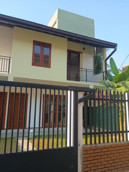 Exterior - 3 Bedroom House For Sale in Moratuwa  - PDH178