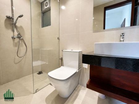 Bathroom - Modern 2 Bedroom Living in the Heart of Colombo 05