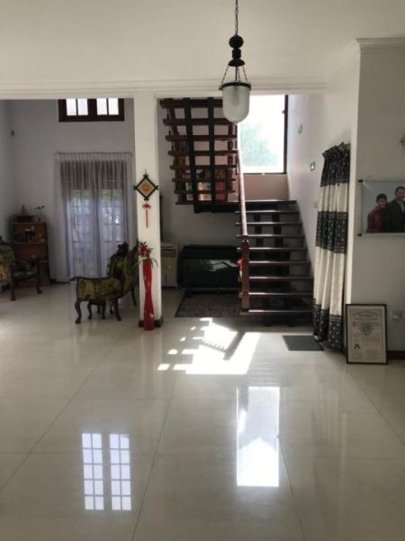 Living Room - Modern 3-Storey House for Sale – Woodlands Avenue, Kohuwala