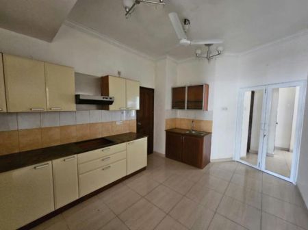 Kitchen - Suncity - 03 Bedroom Unfurnished Apartment for Sale in Colombo 03 (A896)