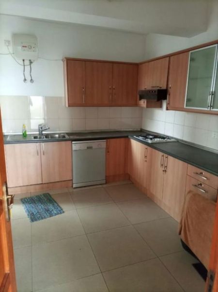 Kitchen - St. Micheal's - 03 Bedroom Unfurnished Apartment for Sale in Colombo 03 (A6125)