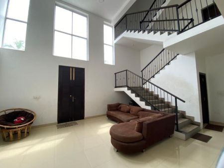 Living Room -  04 Bedroom, 7,800 sqft  Luxury House built on 18 perch landfor Sale in Kelaniya  (HSS170)