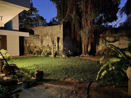 Exterior - 8 Bedroom Luxury House for Rent – Colombo 09