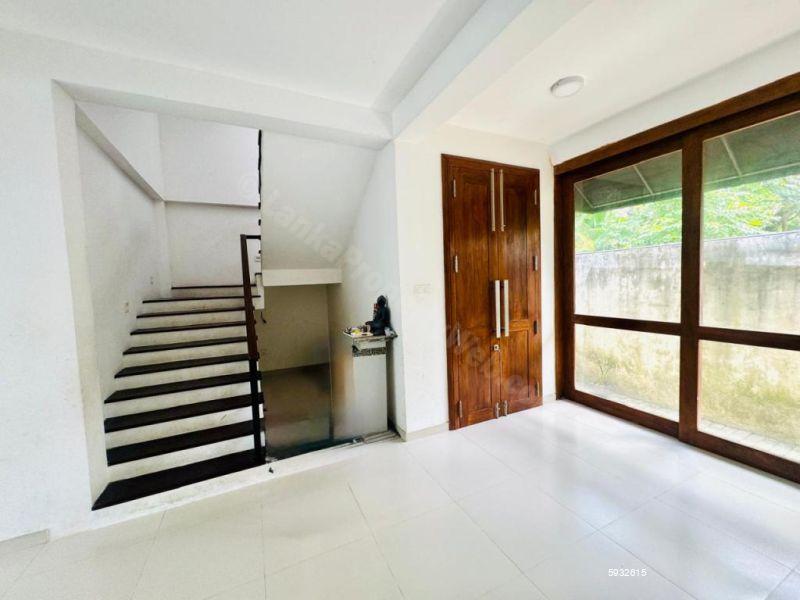 House for sale in Boralesgamuwa